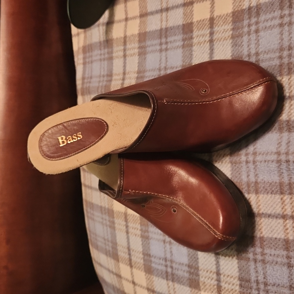 Bass Slides, Clogs, Mules, Size 10, Like New